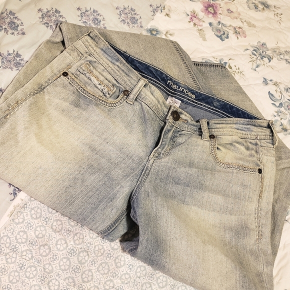 Y2K Distressed {Maurices} Boot Cut Jeans, Size 7/8 short - Picture 3 of 6